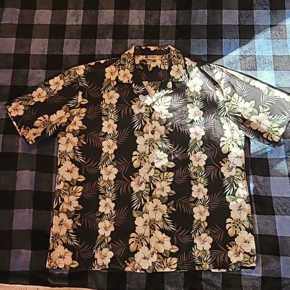 Vintage. Made in USA. ALOHA REPUBLIC. Hawaiian button-up. Like-new. XL
